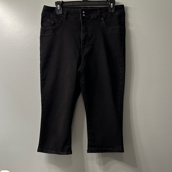 Faith Jeans Pants - Elegant Black Women's Capris